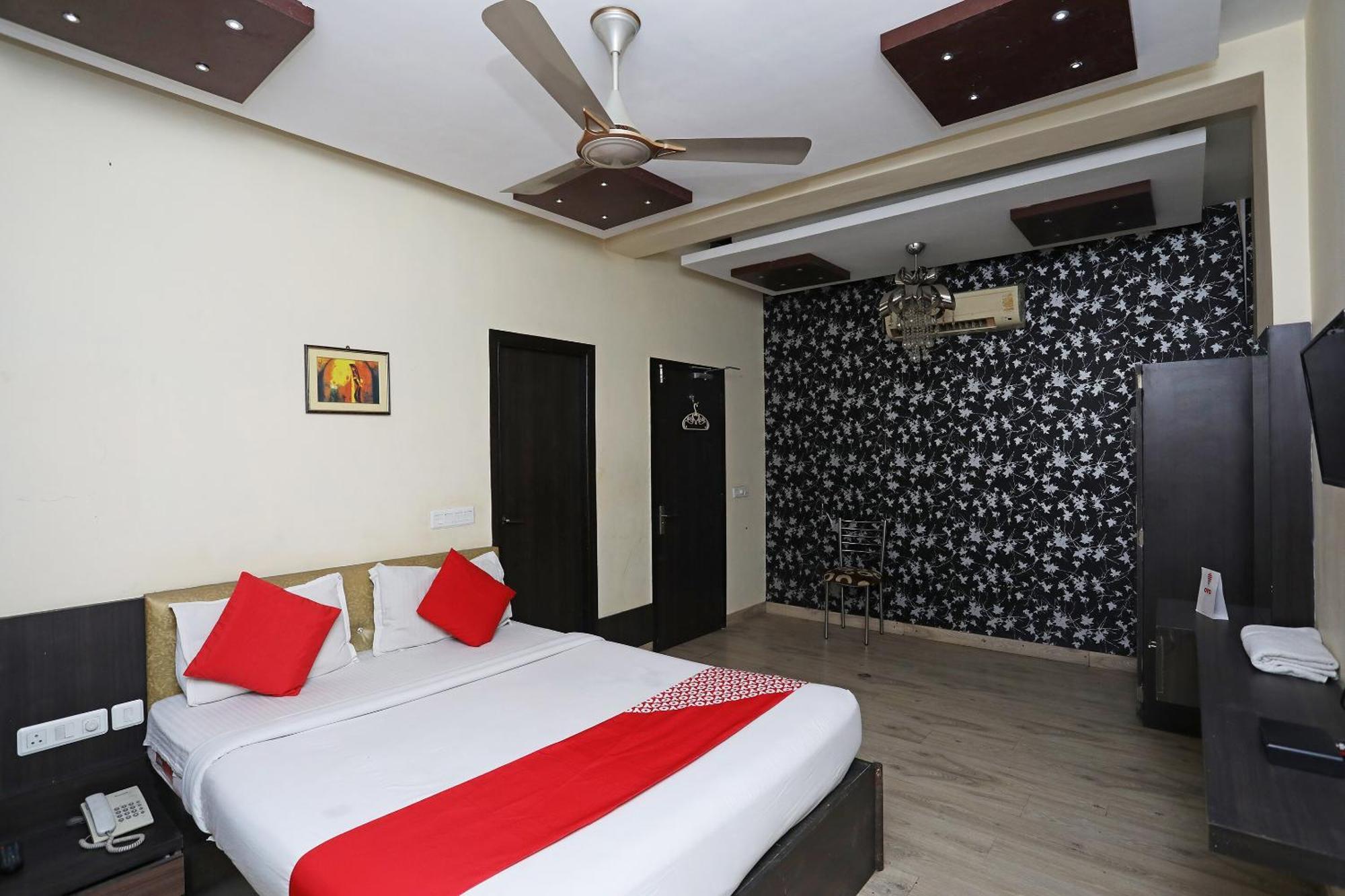 Collection O River Bay Resort Diamond Harbour Exterior photo